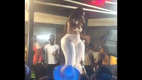 Sego Round juicy ass curves