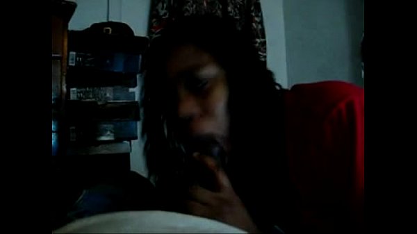 Angolana puta da Ilha a fazer BROCHE mais uma vês angolan bitch from the ilha doing blowjob