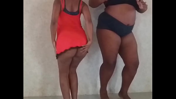 KINKY & FIESTYBUNNY VIBING TO A NIGERIAN  SONG. ️