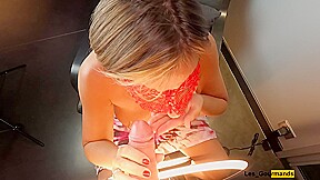 4k – Milf Slut Masked With Lipstick Gives Blowjob & Gets All The Cum On Her Tongue In Close Up