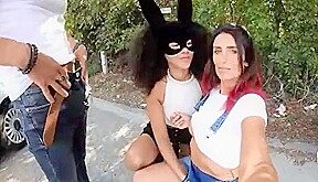 elle donne rendez vous a un couple pour un plan cul a 3