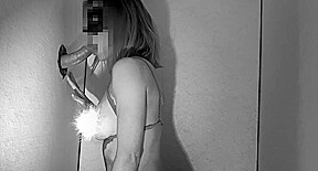 un gloryhole fait maison pour cette coquine