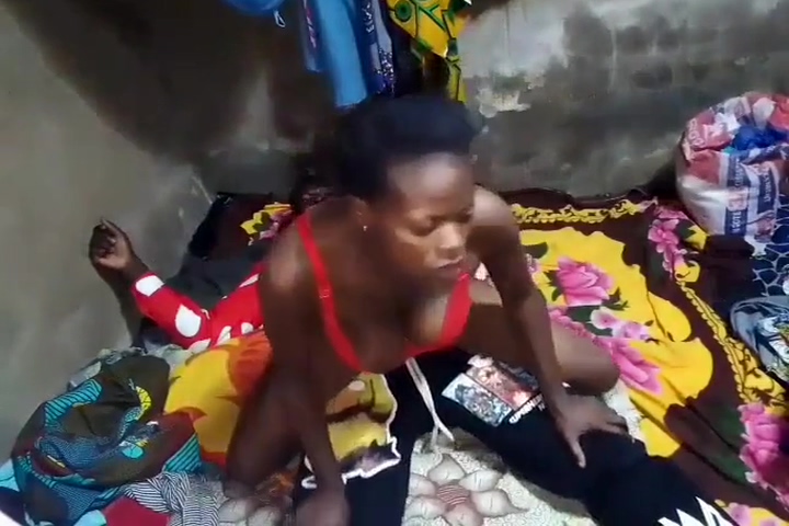 A Real African Couple Gets Wet In The Bedroom